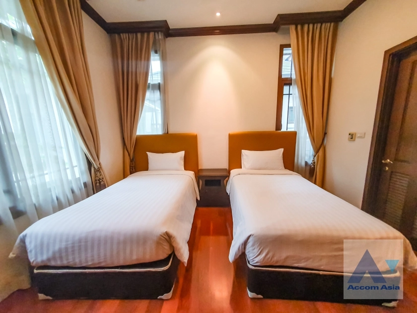 38  4 br House For Rent in Sathorn ,Bangkok BRT Thanon Chan - BTS Saint Louis at Exclusive Resort Style Home  AA14956