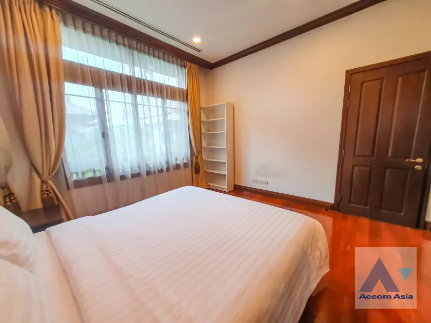 43  4 br House For Rent in Sathorn ,Bangkok BRT Thanon Chan - BTS Saint Louis at Exclusive Resort Style Home  AA14956
