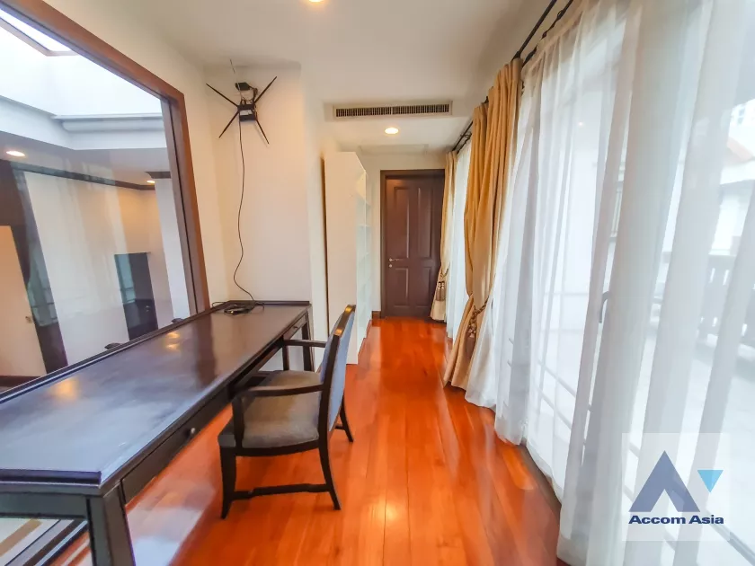 45  4 br House For Rent in Sathorn ,Bangkok BRT Thanon Chan - BTS Saint Louis at Exclusive Resort Style Home  AA14956
