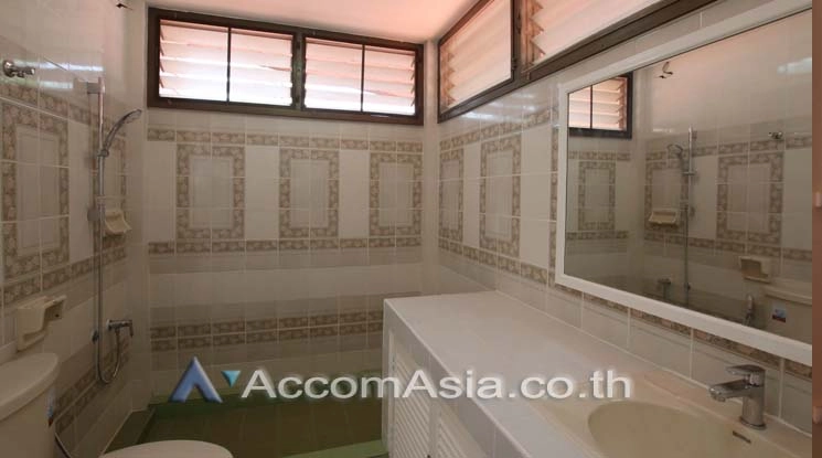 9  House For Rent in Sukhumvit ,Bangkok BTS Thong Lo AA14992