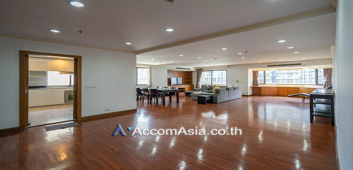  3 Bedrooms  Condominium For Rent in Sukhumvit, Bangkok  near BTS Phrom Phong (AA15008)