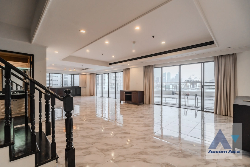 unitHuge Terrace, Private Swimming Pool, Duplex Condo | Elegant duplex condominium with pool on balcony and skyline views (2012701)