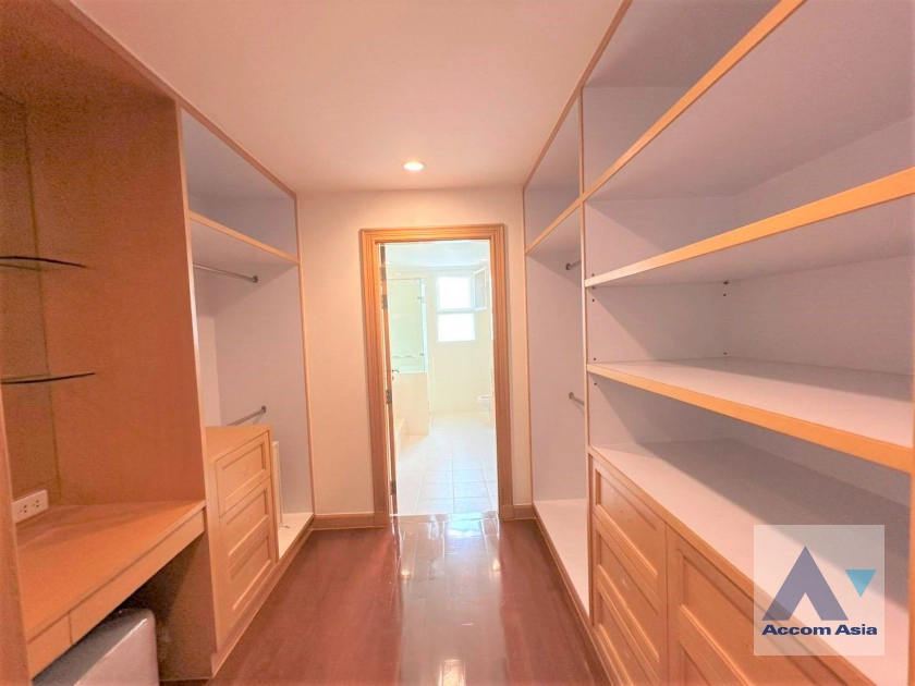 17  4 br Apartment for rent and sale in Sukhumvit ,Bangkok BTS Phrom Phong at Apartment with Top Facilities, Close to Emshere AA15023