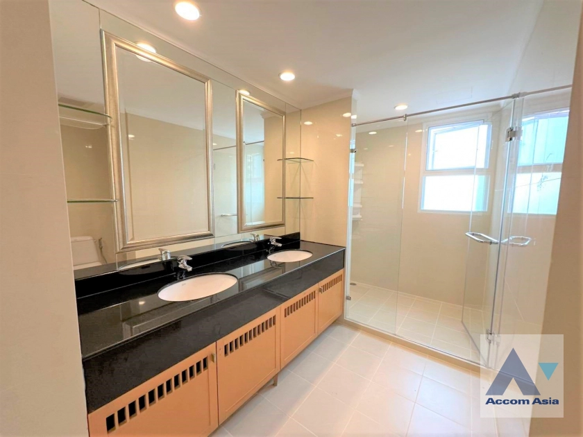 21  4 br Apartment for rent and sale in Sukhumvit ,Bangkok BTS Phrom Phong at Apartment with Top Facilities, Close to Emshere AA15023
