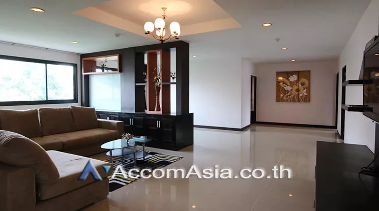 Pet friendly |  Spacious Unique Apartment  3 Bedroom for Rent BTS Ekkamai in Sukhumvit Bangkok