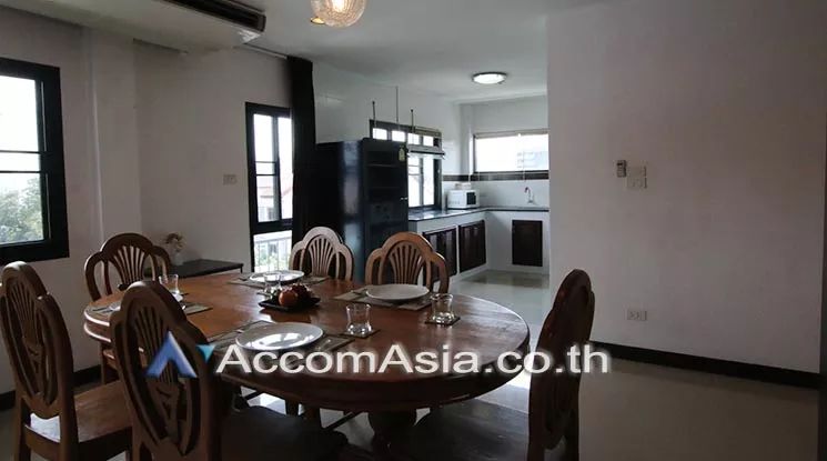 unitPet friendly |  3 Bedrooms  Apartment For Rent in Sukhumvit, Bangkok  near BTS Ekkamai (AA15079)