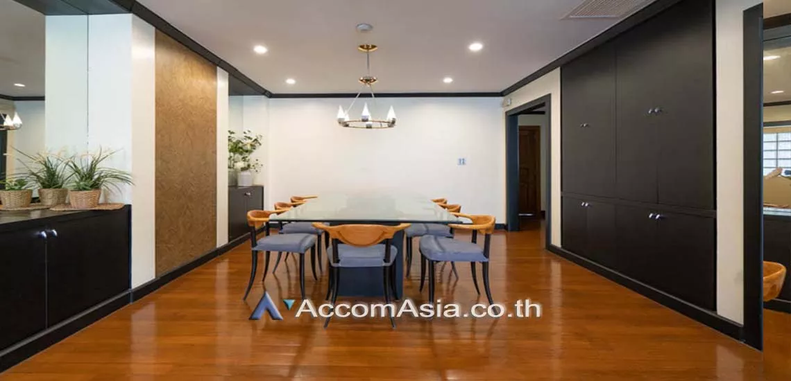 Pet friendly |  2 Bedrooms  Apartment For Rent in Sathorn, Bangkok  near BTS Chong Nonsi (AA15093)
