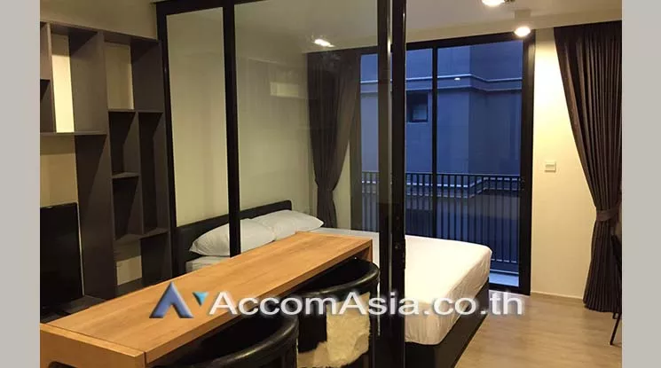  1 Bedroom  Condominium For Rent in Ploenchit, Bangkok  near BTS Ploenchit (AA15103)