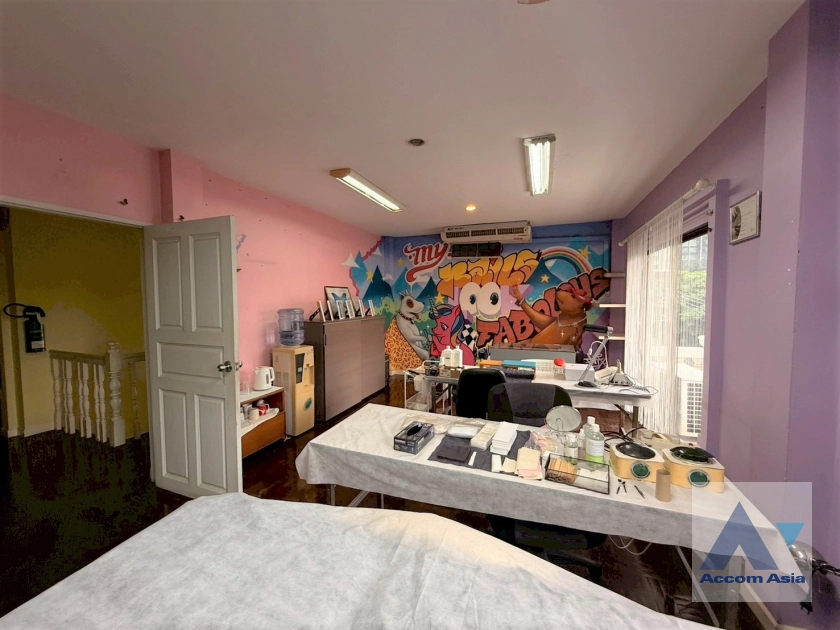 18  4 br House for rent and sale in Sukhumvit ,Bangkok BTS Thong Lo at Sukhumvit Villa 10001501