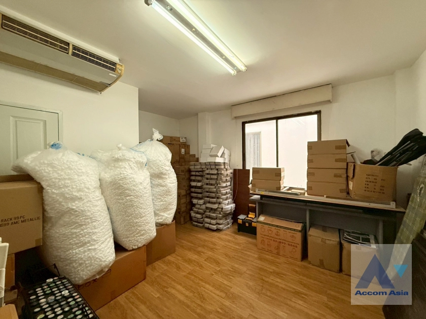 10  4 br House for rent and sale in Sukhumvit ,Bangkok BTS Thong Lo at Sukhumvit Villa 10001501