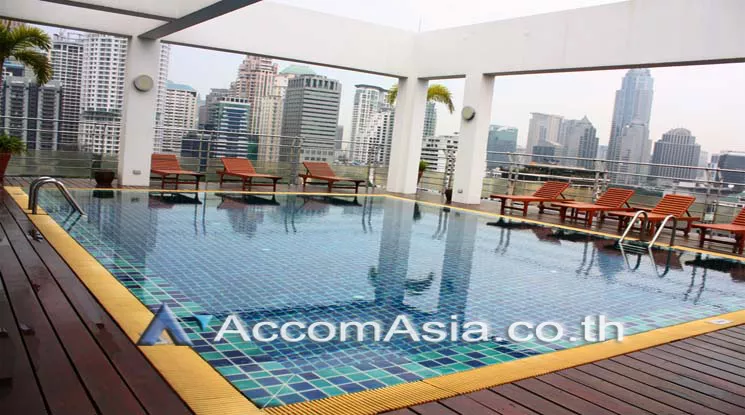  2 Bedrooms  Apartment For Rent in Ploenchit, Bangkok  (AA15155)