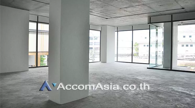  Office space For Rent in Sukhumvit, Bangkok  near BTS Punnawithi (AA15166)
