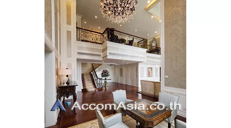 Duplex Condo, Penthouse |  4 Bedrooms  Condominium For Sale in Ploenchit, Bangkok  near BTS Chitlom (AA15191)