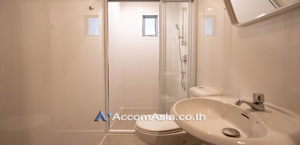 11  2 br Apartment for rent and sale in Sukhumvit ,Bangkok BTS Phrom Phong at Apartment with Top Facilities, Close to Emshere AA15263