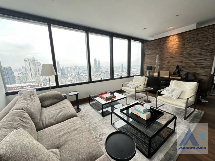 unit 3 Bedrooms  Condominium For Rent in Silom, Bangkok  near BTS Chong Nonsi (AA15265)