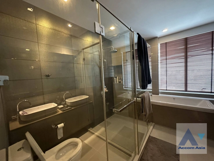 21  3 br Condominium For Rent in Silom ,Bangkok BTS Chong Nonsi at M Silom AA15265