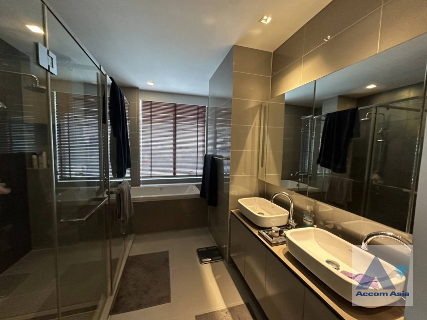 20  3 br Condominium For Rent in Silom ,Bangkok BTS Chong Nonsi at M Silom AA15265