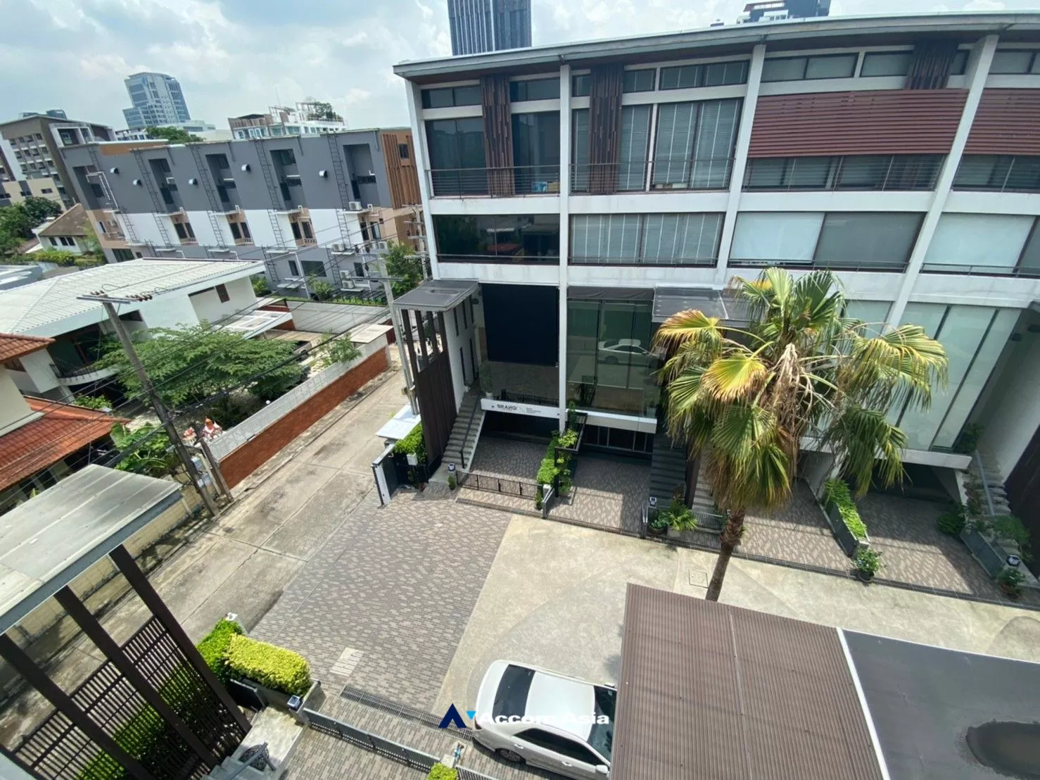 Home Office |  3 Bedrooms  Townhouse For Rent & Sale in Sukhumvit, Bangkok  near BTS Punnawithi (AA15293)