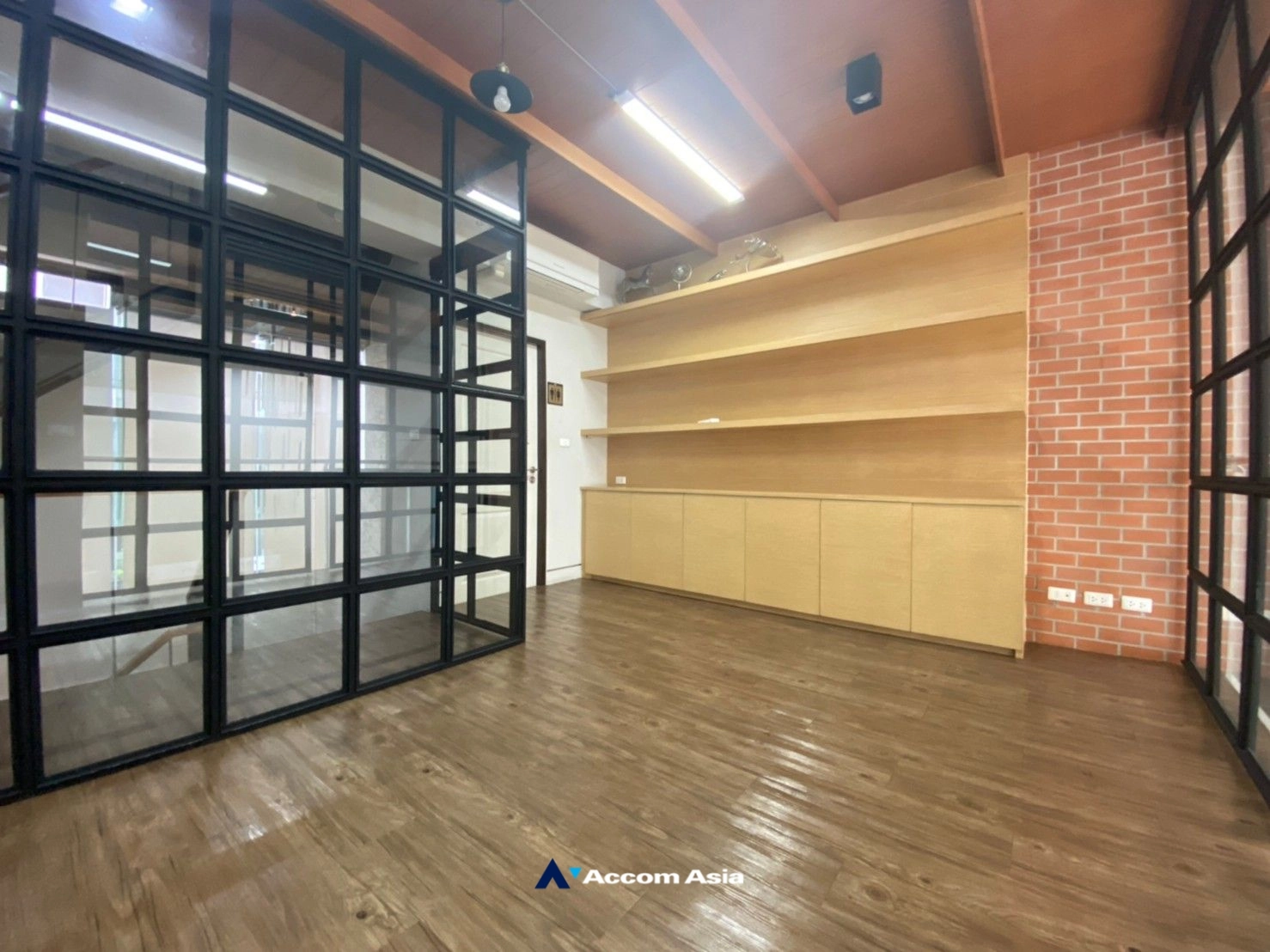 18  3 br Townhouse for rent and sale in Sukhumvit ,Bangkok BTS Punnawithi at Modern Home  AA15293