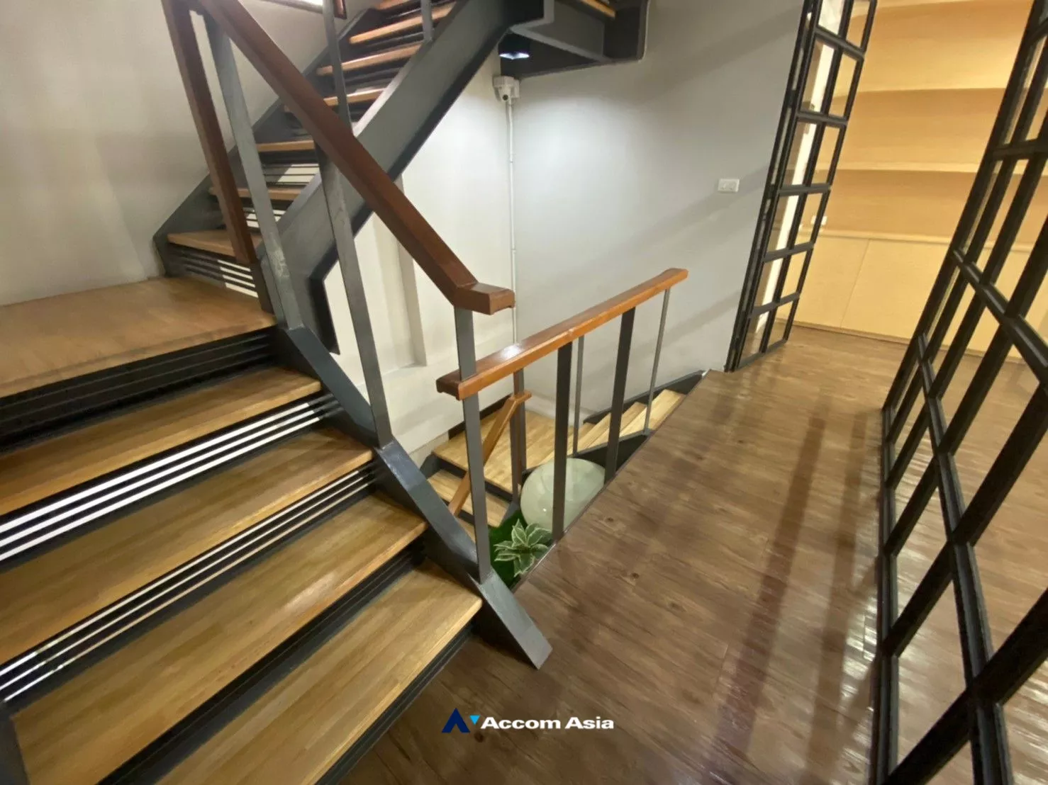 15  3 br Townhouse for rent and sale in Sukhumvit ,Bangkok BTS Punnawithi at Modern Home  AA15293