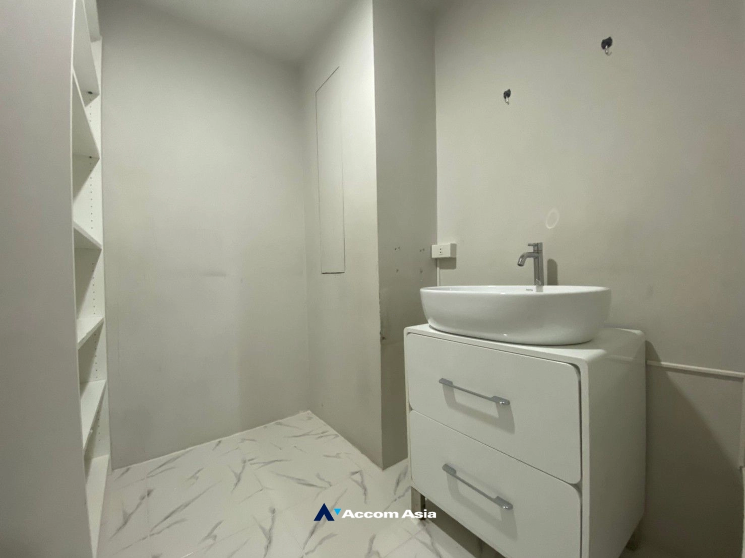 31  3 br Townhouse for rent and sale in Sukhumvit ,Bangkok BTS Punnawithi at Modern Home  AA15293