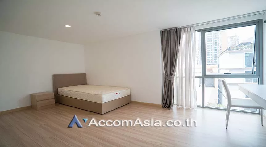 unit 2 Bedrooms  Apartment For Rent in Sukhumvit, Bangkok  near BTS Phrom Phong (AA15299)
