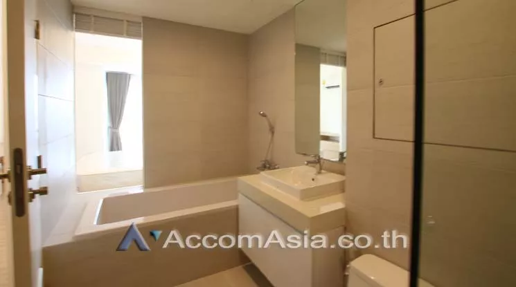 6  2 br Apartment For Rent in Sukhumvit ,Bangkok BTS Phrom Phong at A Cozy Low-Rise Residence 6 Mins Walk From BTS AA15301