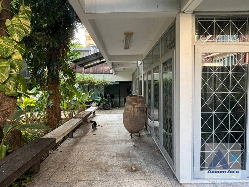 8  2 br House For Rent in sukhumvit ,Bangkok BTS Ekkamai AA15311