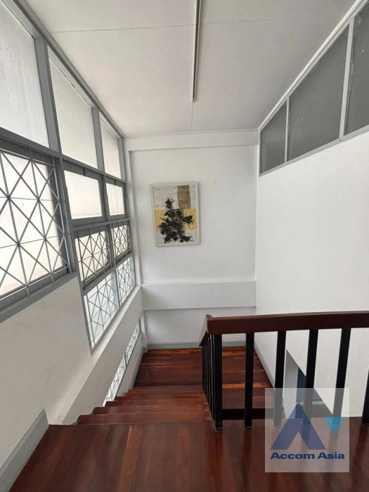 unitHome Office |  2 Bedrooms  House For Rent & Sale in Sukhumvit, Bangkok  near BTS Ekkamai (AA15311)