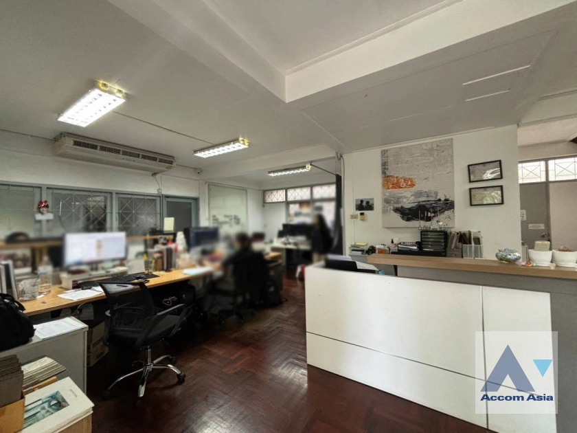 unitHome Office |  2 Bedrooms  House For Rent & Sale in Sukhumvit, Bangkok  near BTS Ekkamai (AA15311)