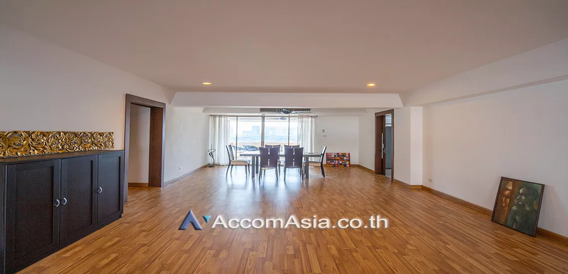  1  3 br Apartment For Rent in Sukhumvit ,Bangkok BTS Asok - MRT Sukhumvit at Family Apartment with Lake View AA15312