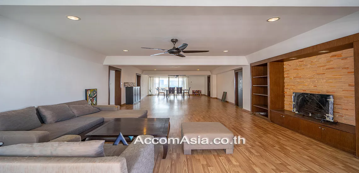 4  3 br Apartment For Rent in Sukhumvit ,Bangkok BTS Asok - MRT Sukhumvit at Family Apartment with Lake View AA15312