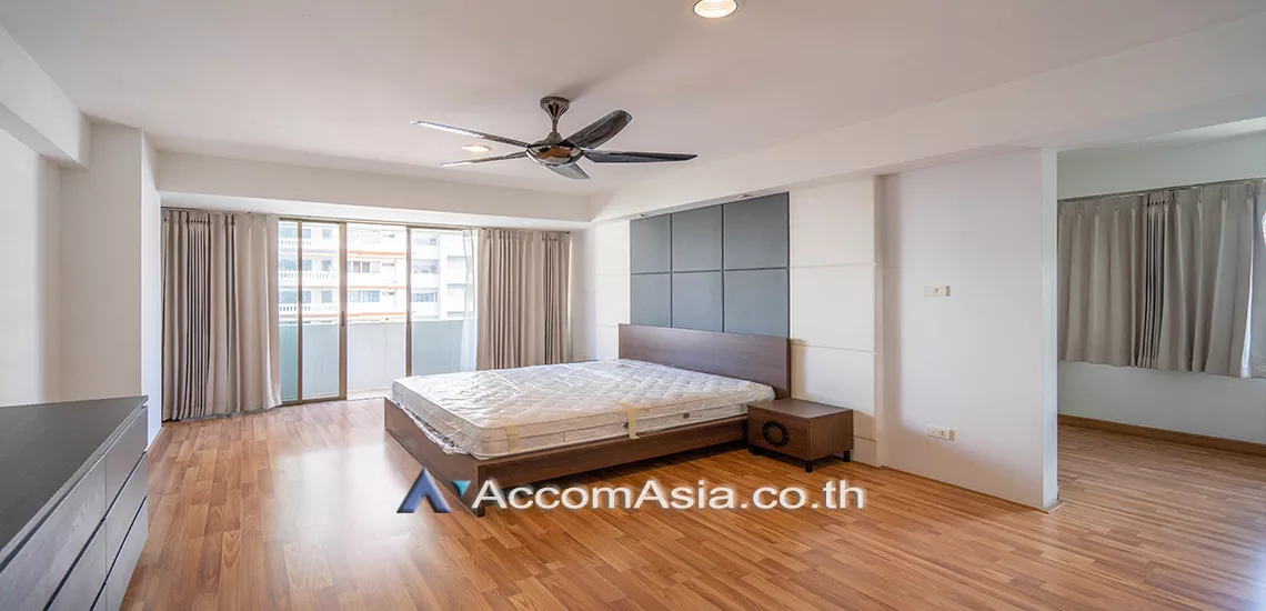 10  3 br Apartment For Rent in Sukhumvit ,Bangkok BTS Asok - MRT Sukhumvit at Family Apartment with Lake View AA15312