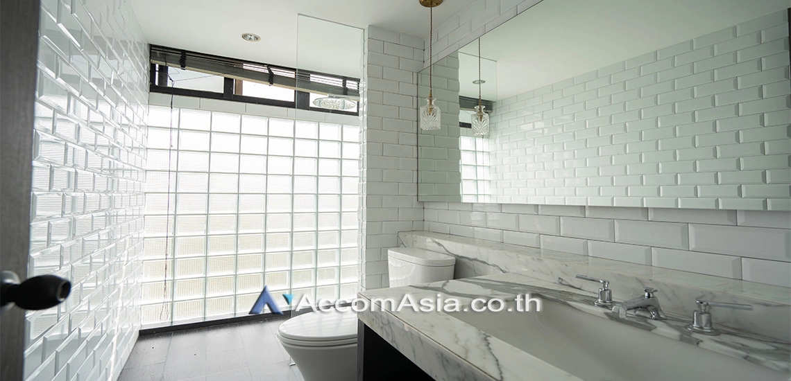 8  2 br Condominium For Rent in Ploenchit ,Bangkok BTS Ploenchit - MRT Lumphini at Polo Park AA15340