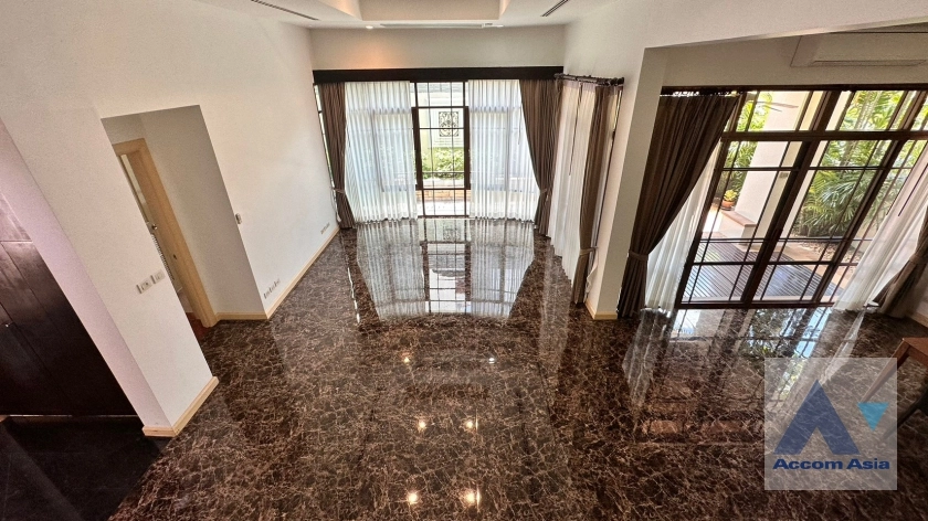 unitPrivate Swimming Pool |  4 Bedrooms  House For Rent in Sukhumvit, Bangkok  near BTS Phra khanong (AA15378)