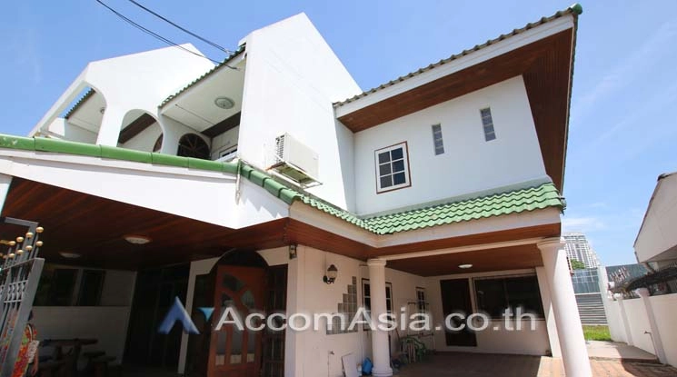 unitHome Office |  3 Bedrooms  House For Rent in Sukhumvit, Bangkok  near BTS Phra khanong (AA15384)