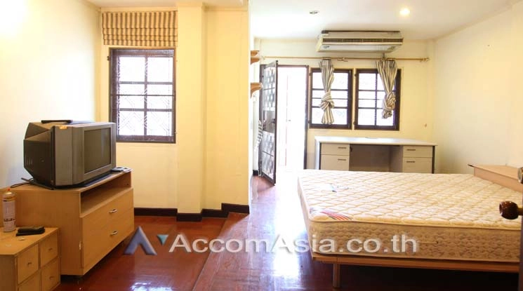 11  3 br House For Rent in Sukhumvit ,Bangkok BTS Phra khanong AA15384