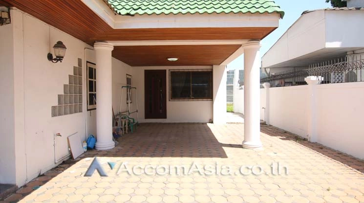 14  3 br House For Rent in Sukhumvit ,Bangkok BTS Phra khanong AA15384