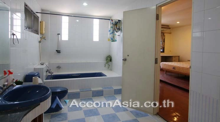 10  3 br House For Rent in Sukhumvit ,Bangkok BTS Phra khanong AA15384