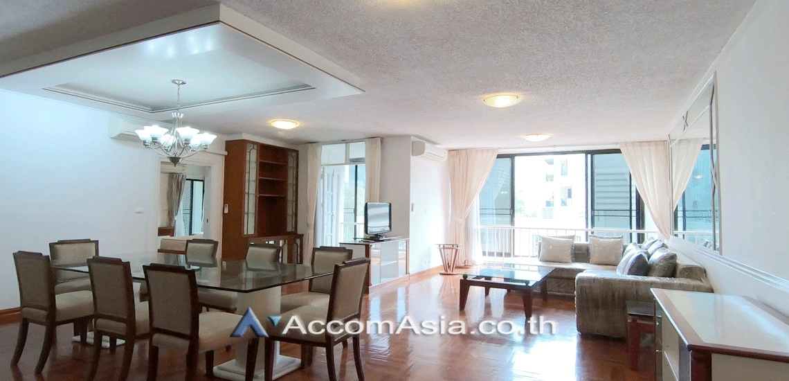 Pet friendly |  3 Bedrooms  Apartment For Rent in Ploenchit, Bangkok  near BTS Chitlom (AA15405)