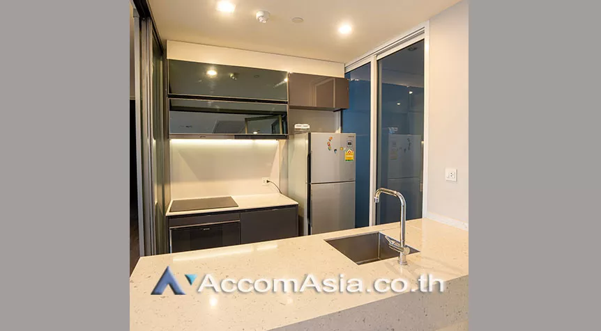  2 Bedrooms  Condominium For Rent in Silom, Bangkok  near BTS Surasak (AA15412)