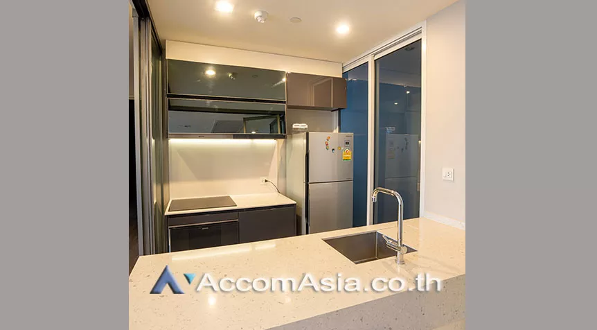 unit 2 Bedrooms  Condominium For Rent in Silom, Bangkok  near BTS Surasak (AA15412)