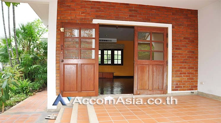 unitHome Office |  3 Bedrooms  House For Rent in Sukhumvit, Bangkok  near BTS Phrom Phong (AA15442)