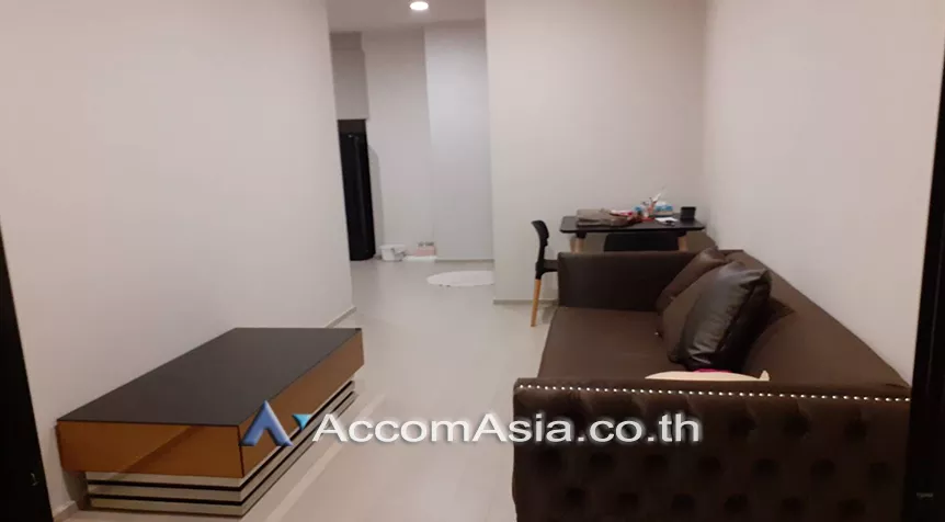 1 Bedroom  Condominium For Rent in Ploenchit, Bangkok  near BTS Ploenchit (AA15458)