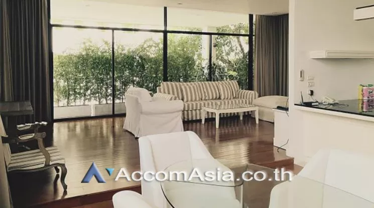 unit 2 Bedrooms  Apartment For Rent in Sukhumvit, Bangkok  near BTS Ekkamai (AA15517)