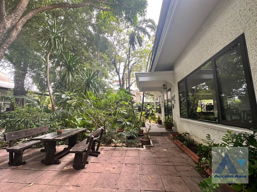  1  4 br House For Rent in Sukhumvit ,Bangkok BTS Ekkamai 50171