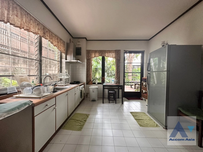 14  4 br House For Rent in Sukhumvit ,Bangkok BTS Ekkamai 50171