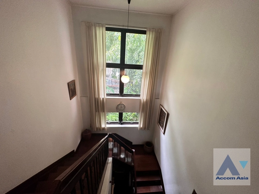 8  4 br House For Rent in Sukhumvit ,Bangkok BTS Ekkamai 50171