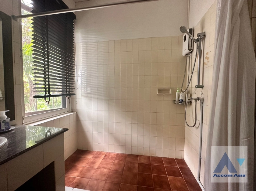 16  4 br House For Rent in Sukhumvit ,Bangkok BTS Ekkamai 50171