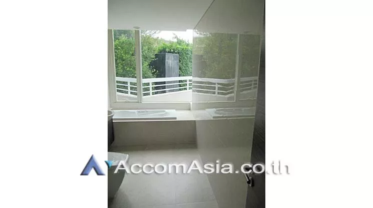 unit 3 Bedrooms  Condominium For Rent & Sale in Charoen Nakhon, Bangkok  near BTS Krung Thon Buri (AA15527)